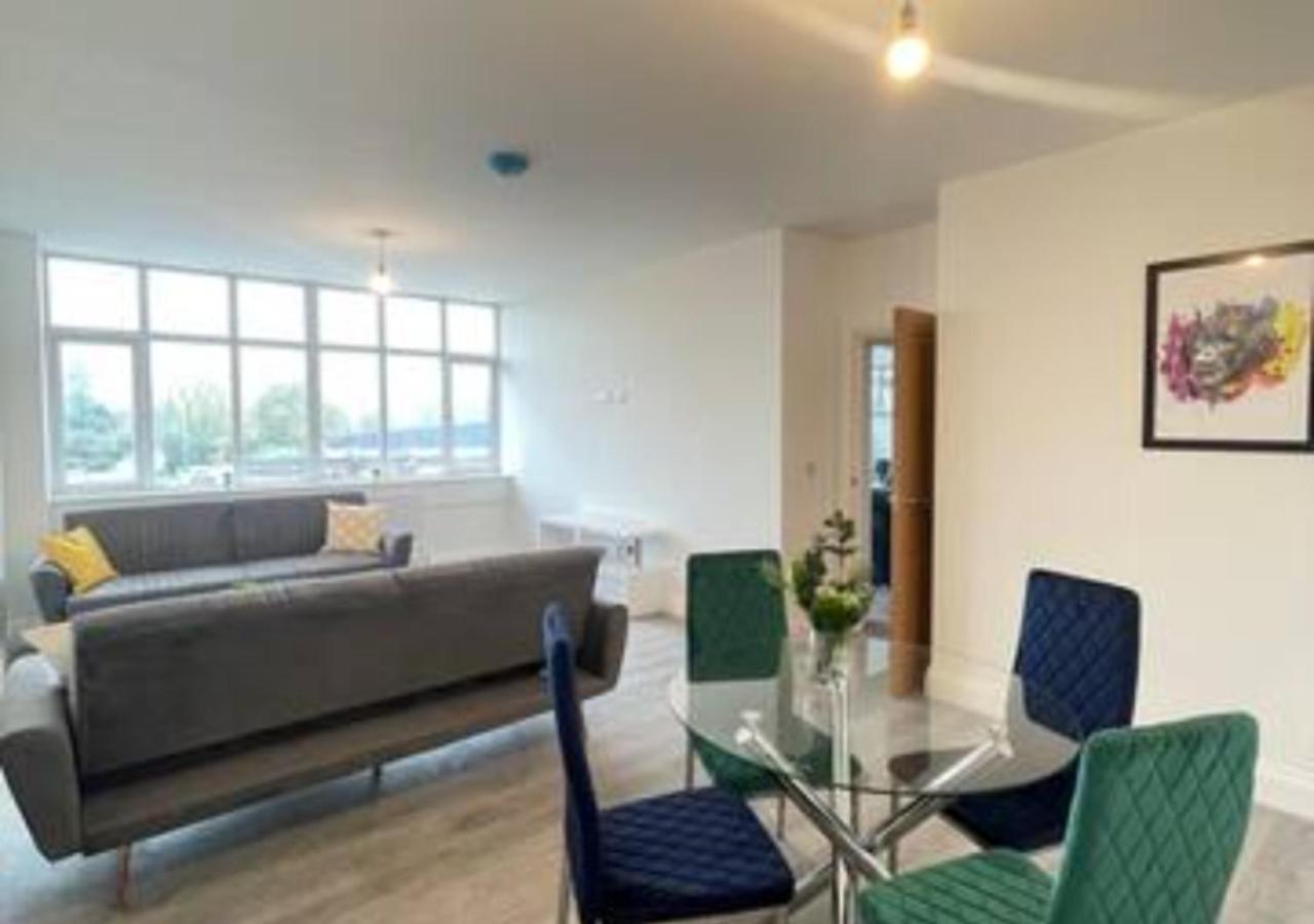 2 Bedroom Apartment - Flitwick - Contractor Friendly - Tourist Ready - Full Kitchen - Wifi - Smart Tv - Sofa Bed - Free Parking - Ideal For Short Or Long Stays מראה חיצוני תמונה