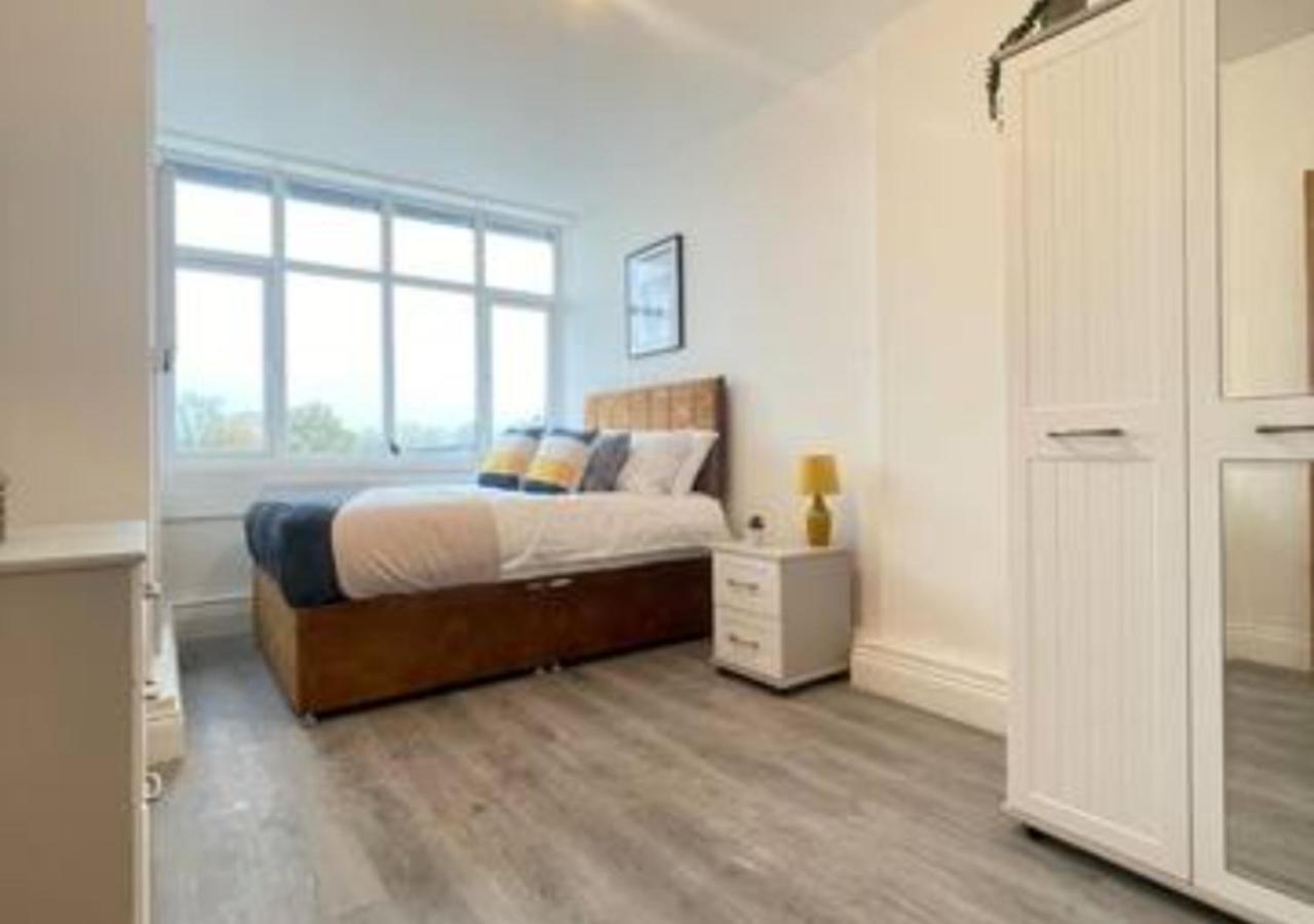2 Bedroom Apartment - Flitwick - Contractor Friendly - Tourist Ready - Full Kitchen - Wifi - Smart Tv - Sofa Bed - Free Parking - Ideal For Short Or Long Stays מראה חיצוני תמונה